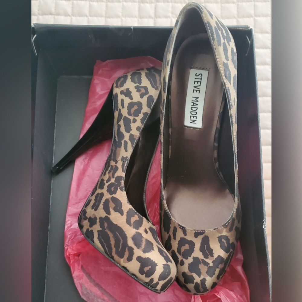 Steve Madden leopard print pumps 🔥
